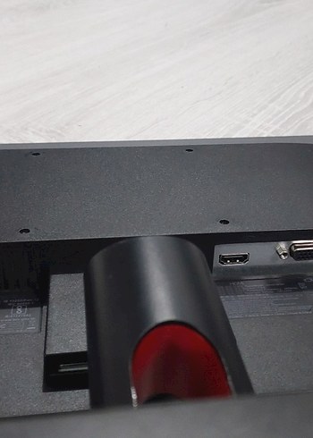 Lenovo ThinkVision 21.5" T22i-30 LCD Monitör - Görsel 3