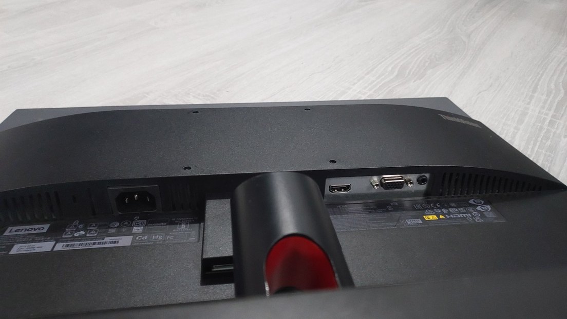 Lenovo ThinkVision 21.5" T22i-30 LCD Monitör - Görsel 3