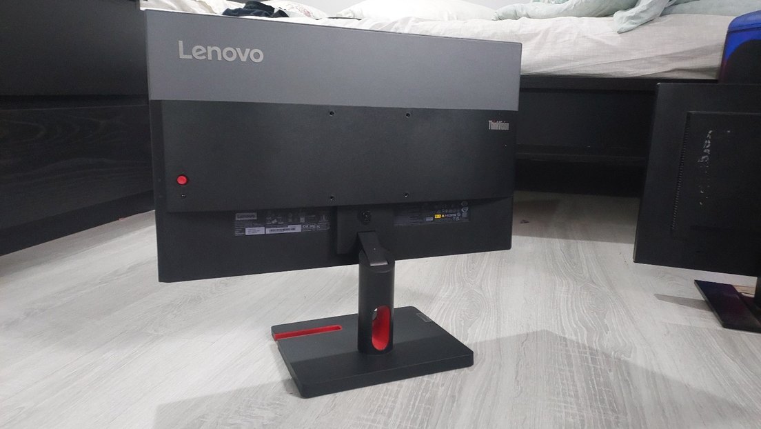 Lenovo ThinkVision 21.5" T22i-30 LCD Monitör - Görsel 2