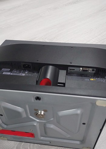 Lenovo ThinkVision 21.5" T22i-30 LCD Monitör - Görsel 3