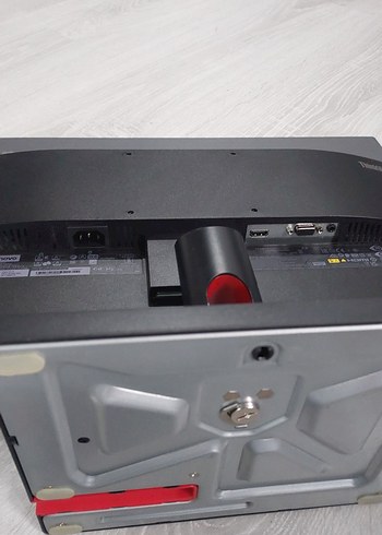 Lenovo ThinkVision 21.5" T22i-30 LCD Monitör - Görsel 3