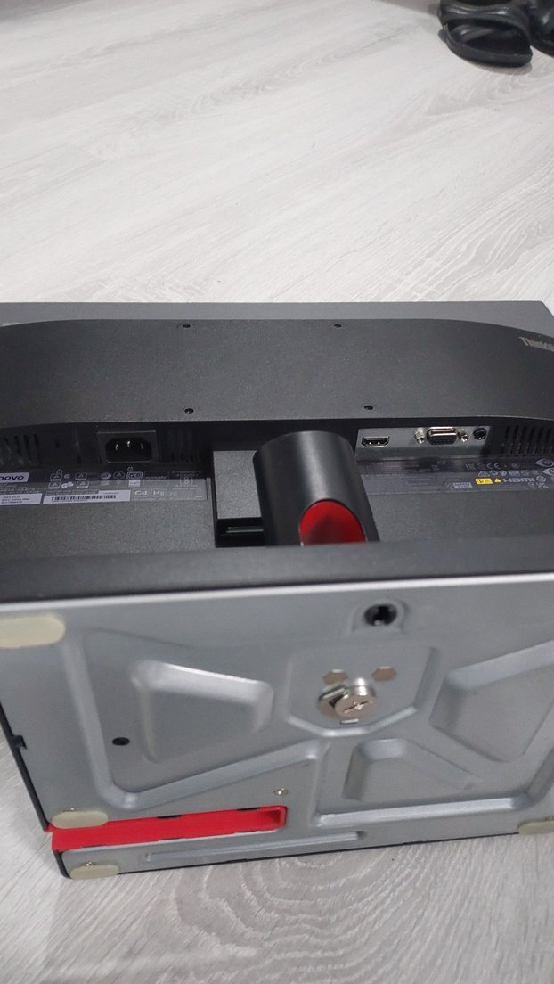 Lenovo ThinkVision 21.5" T22i-30 LCD Monitör - Görsel 3