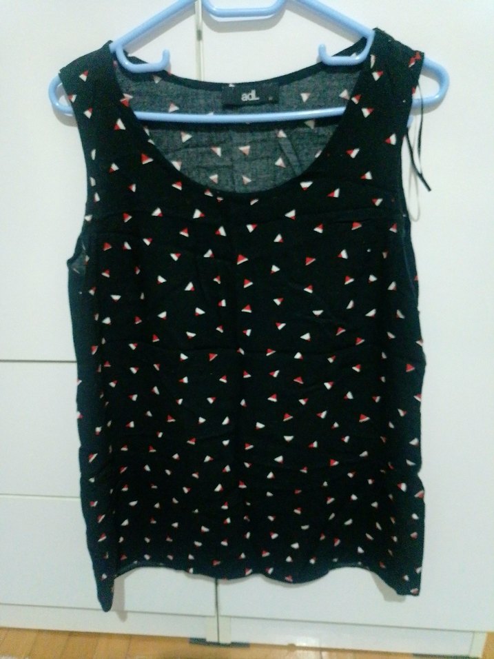 Siyah Mini V Yaka Düğmeli Kadın Bluz - Görsel 2