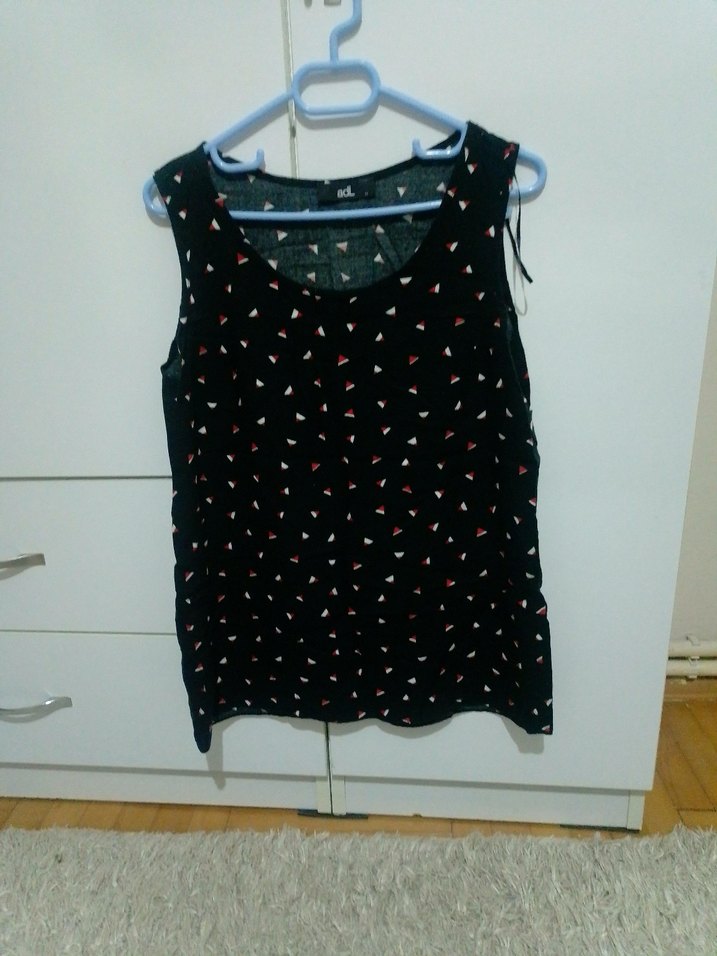 Siyah Mini V Yaka Düğmeli Kadın Bluz - Görsel 4