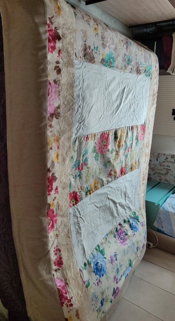 Çiçek Desenli Çok Renkli Yatak Örtüsü - Görsel 4