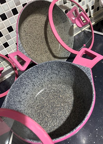 Pembe Saplı Gri Tabanlı Tencere Seti - Görsel 5