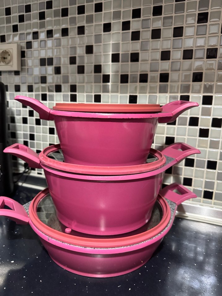 Pembe Saplı Gri Tabanlı Tencere Seti - Görsel 2