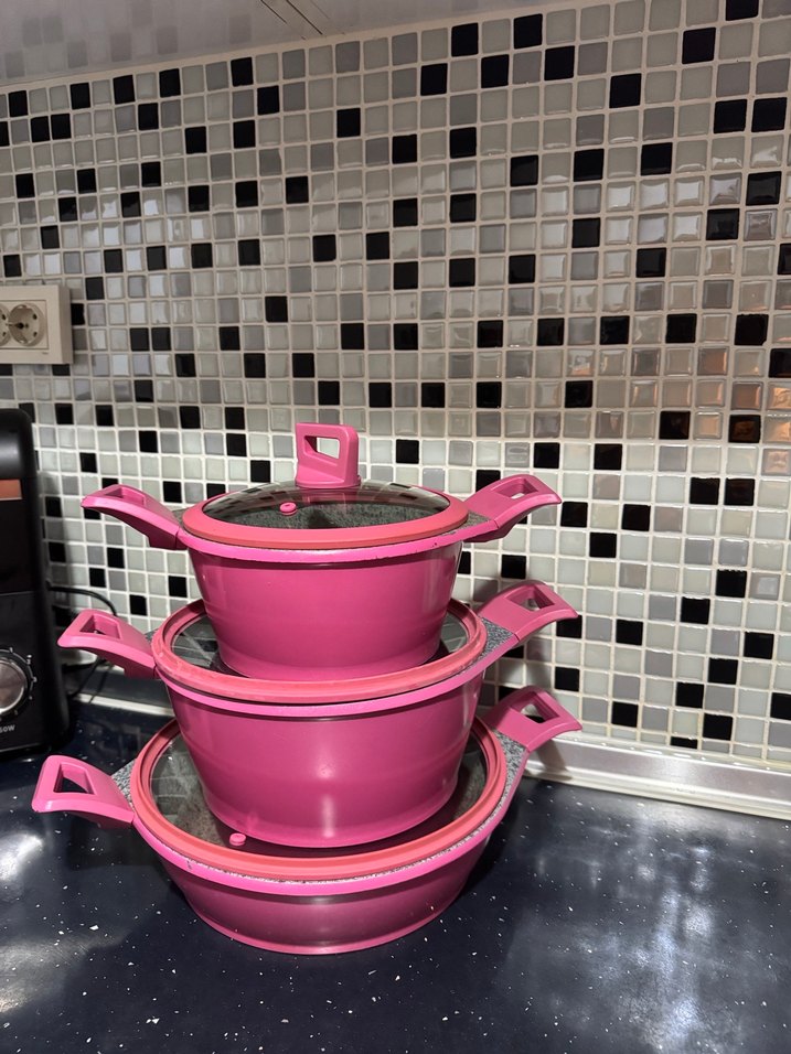 Pembe Saplı Gri Tabanlı Tencere Seti - Görsel 3
