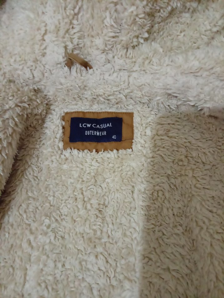 Kürklü Kapüşonlu Bej Kadın Kışlık Mont - Görsel 3