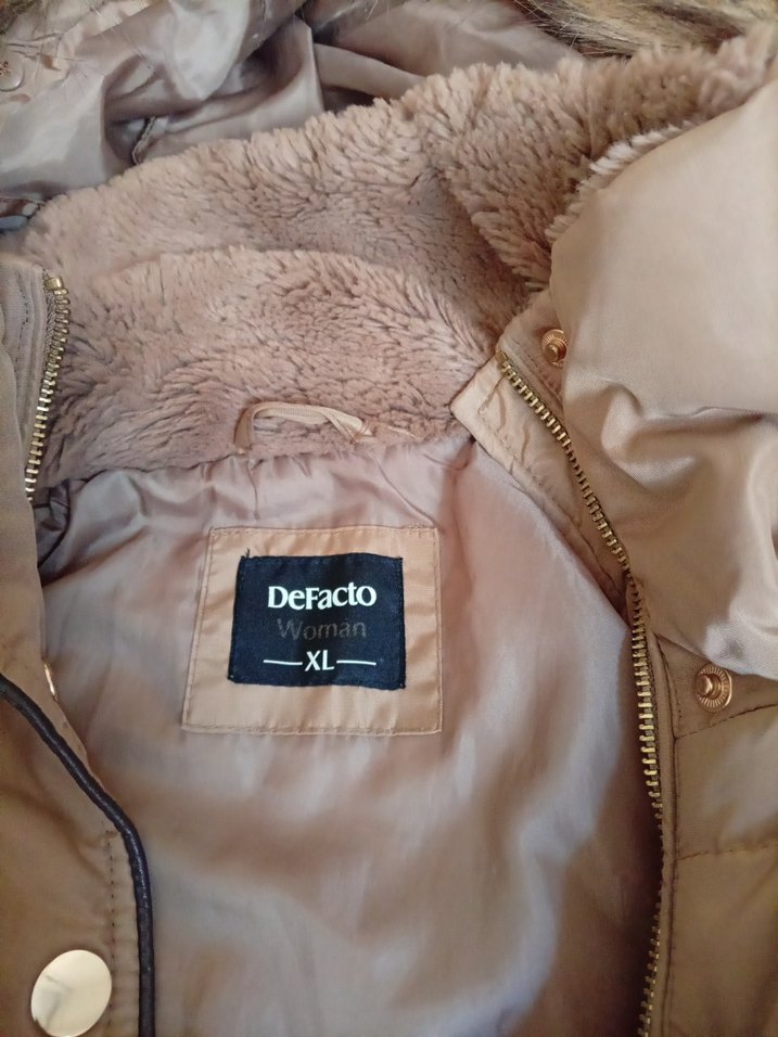 Kürklü Kapüşonlu Bej Kadın Kışlık Mont - Görsel 3