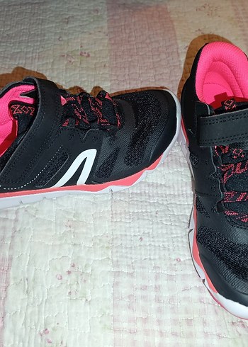 Dechatlon Newfeel Kız Çocuk Siyah-Pembe Spor Ayakkabı 35 Numara - Görsel 2