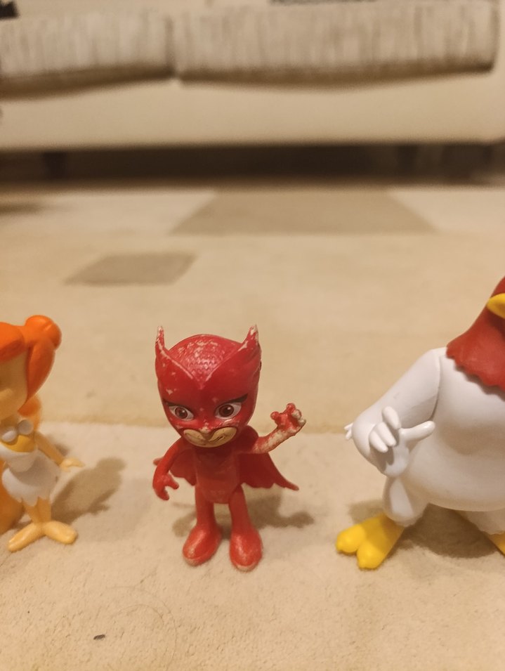 Kırmızı Figür Oyuncaklar - Görsel 2