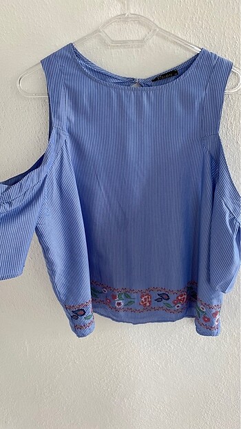 LC Waikiki Omuz detaylı bluz