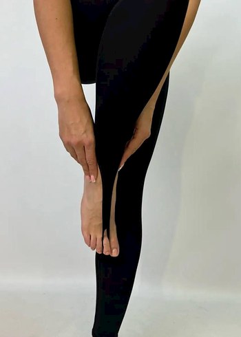 SİYAH PARMAK GEÇİRMELİ KADIN TAYT - Görsel 4