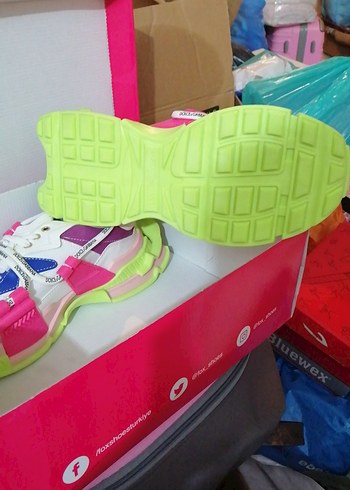 Renkli Kadın Spor Ayakkabısı Velcro Detaylı - Görsel 2