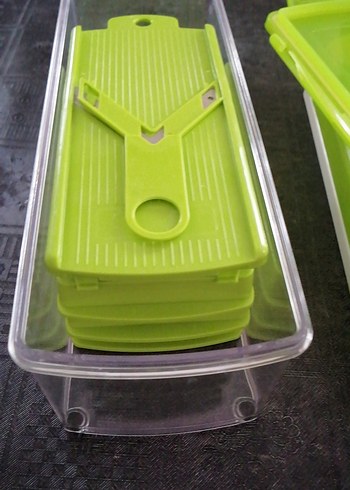 Parlak Yeşil Plastik Saklama Kabı - Görsel 2
