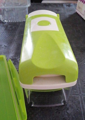 Parlak Yeşil Plastik Saklama Kabı - Görsel 3