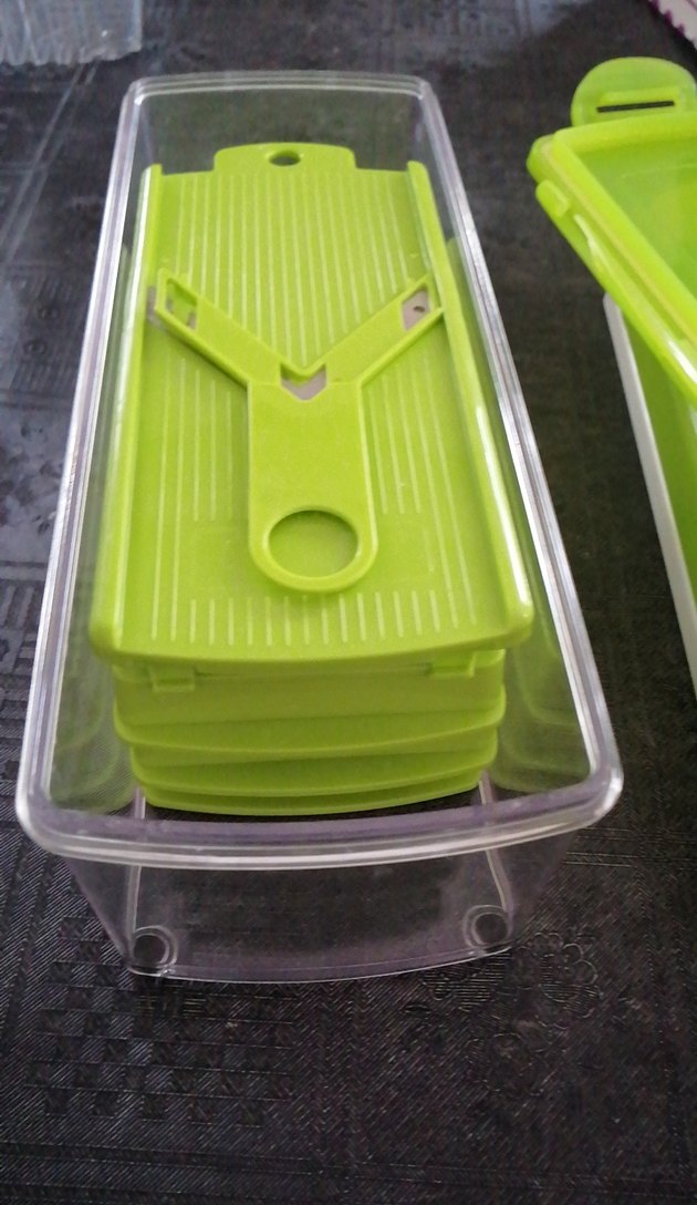 Parlak Yeşil Plastik Saklama Kabı - Görsel 2