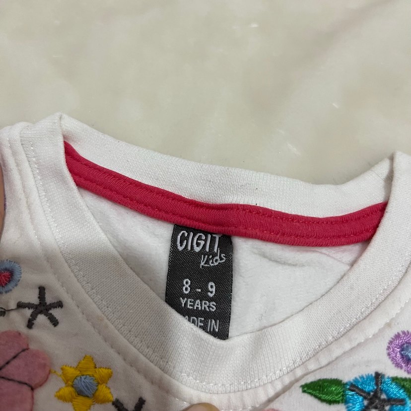 Nakışlı Beyaz Kız Çocuk Sweatshirt - Görsel 3