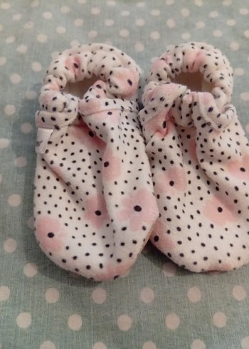 Kızlar için Beyaz Kürklü Nakışlı Sıcak Terlik - Görsel 3