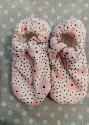 Kızlar için Beyaz Kürklü Nakışlı Sıcak Terlik - Görsel 4