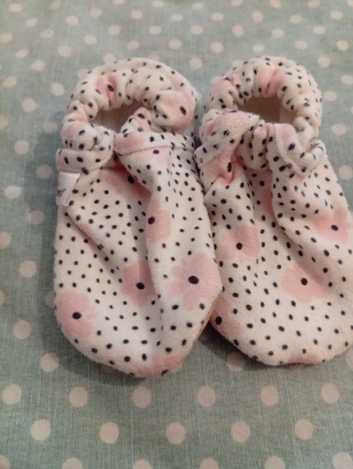 Kızlar için Beyaz Kürklü Nakışlı Sıcak Terlik - Görsel 3