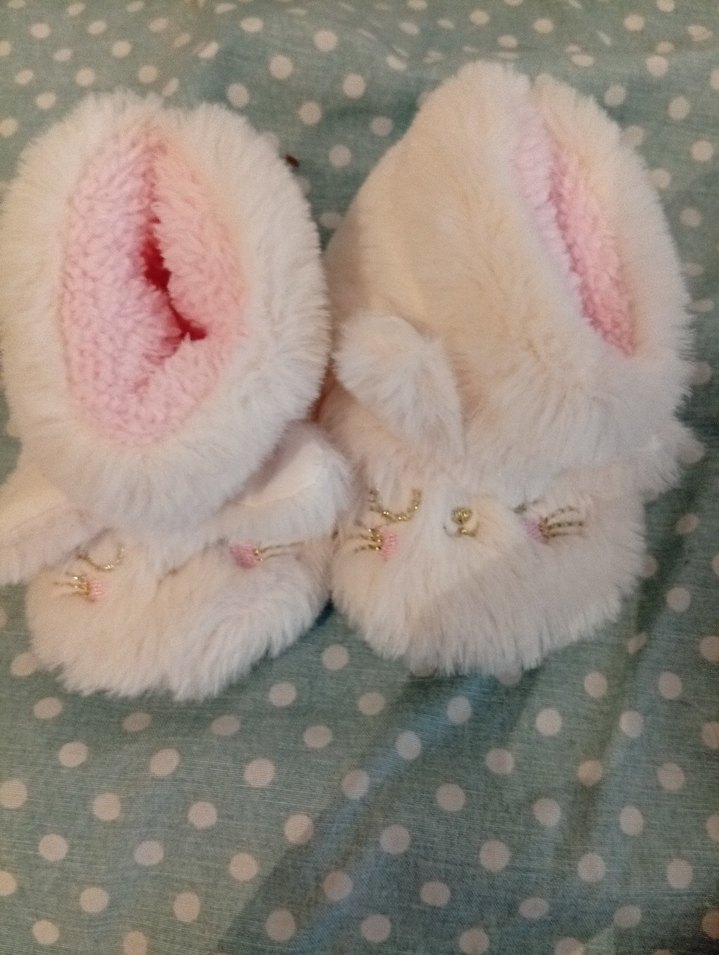 Kızlar için Beyaz Kürklü Nakışlı Sıcak Terlik - Görsel 2