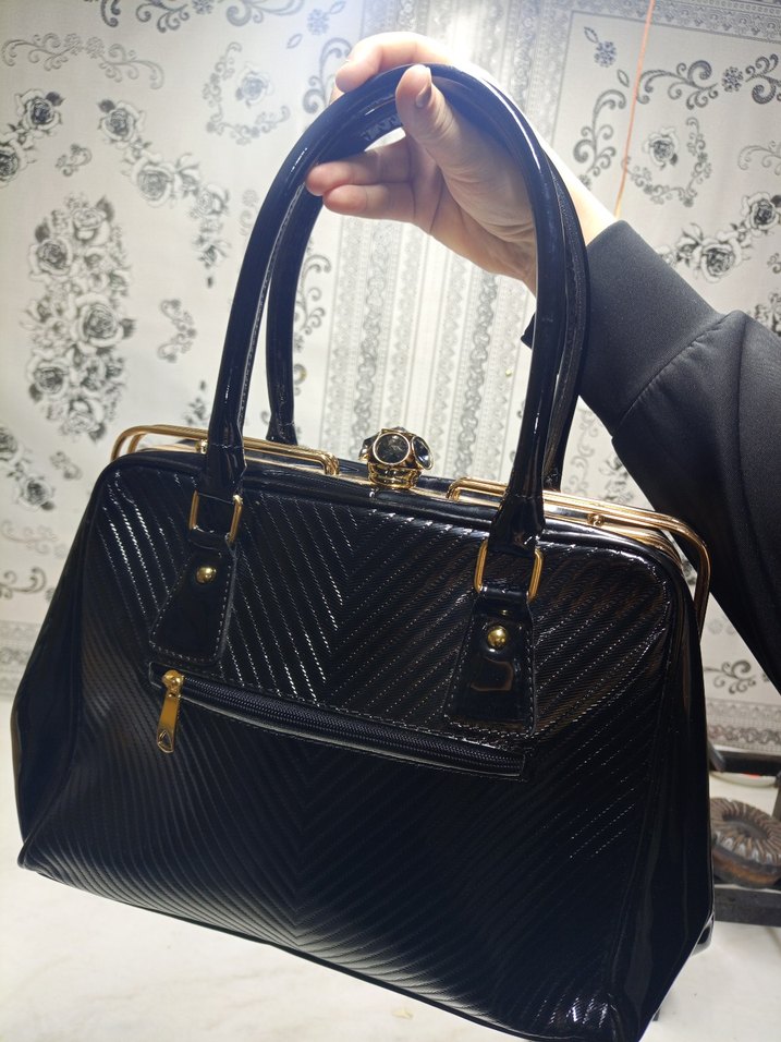 Siyah Parlak Yılan Desenli Klasik Deri Çanta - Görsel 2