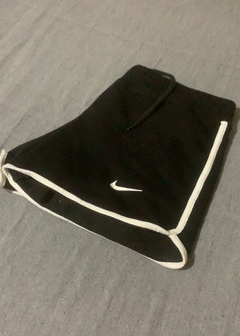Nike Siyah Mini Sıkı Kesim Şort - Görsel 2