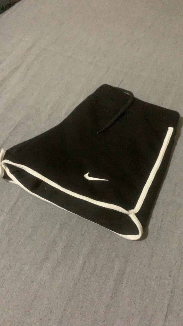 Nike Siyah Mini Sıkı Kesim Şort - Görsel 2