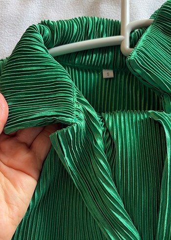 Yeşil Pilili Uzun Kollu Keten Gömlek - Görsel 2