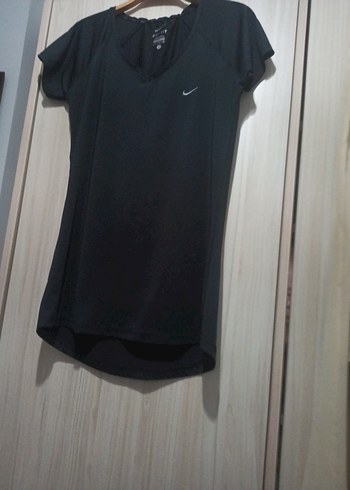 Siyah V Yaka Kısa Kollu Spor Tişört - Görsel 2