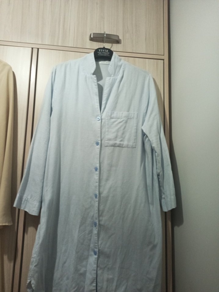 Düğmeli Beyaz Kadın Keten Gömlek Midi Boy - Görsel 3