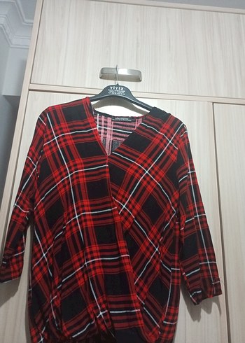 Kırmızı Ekose Desenli V Yaka Kadın Gömlek - Görsel 3