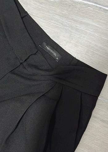 Trendyol Siyah Pileli Wide Leg Pantolon - Görsel 4