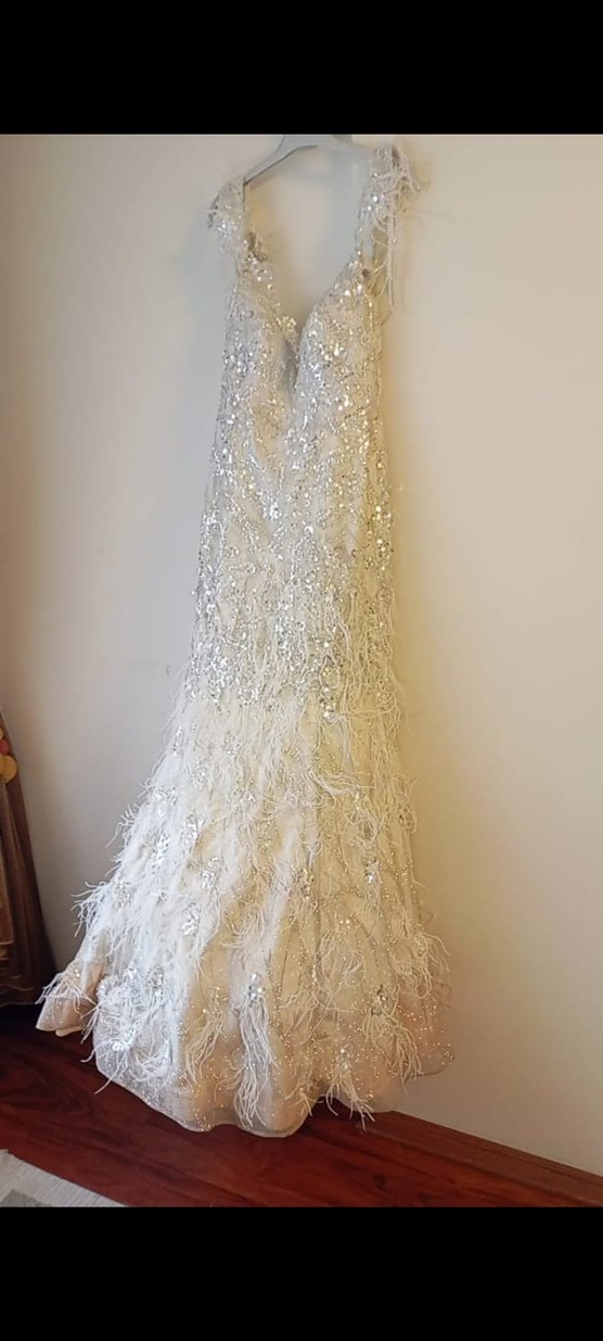 Uzun Kuyruklu V Yaka Kolsuz Denizkızı Gelinlik - Görsel 2