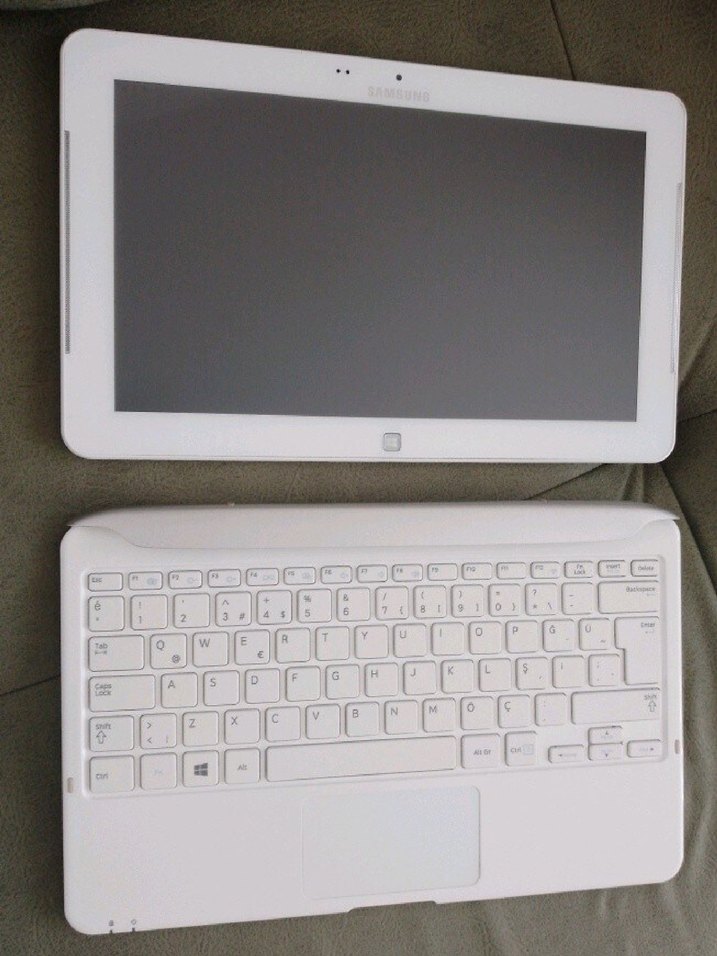 Beyaz Samsung Dizüstü Bilgisayar - Görsel 2