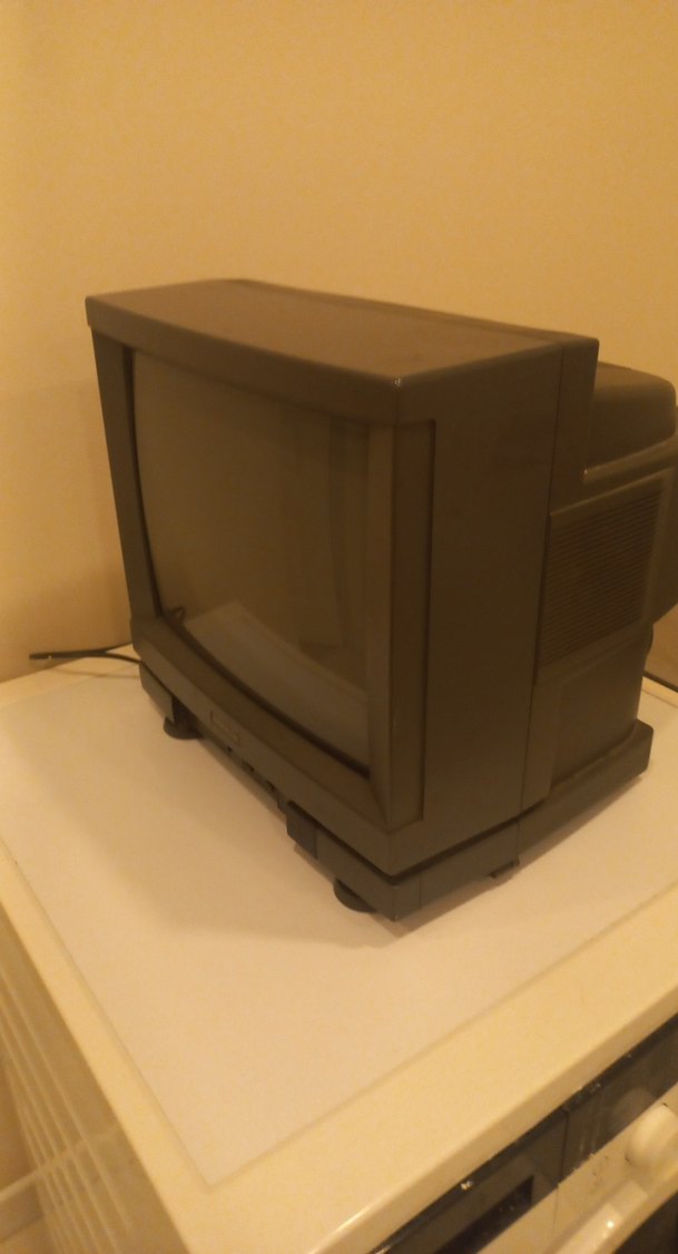 37 Ekran çalışır durumda Tv - Görsel 2