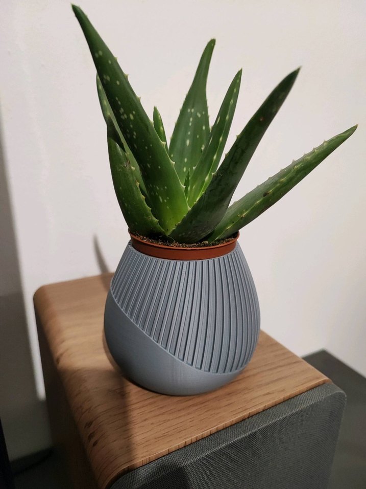 Yeşil Modern Tasarımlı Vazo - Görsel 4