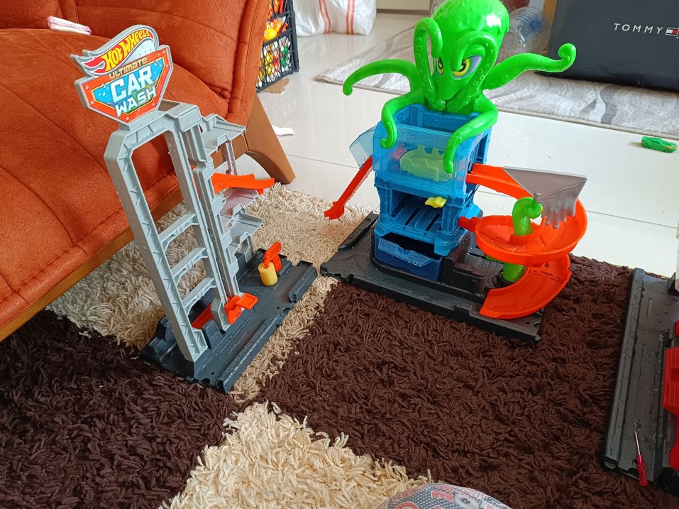 Hot Wheels Dev Ahtapot Araç Yıkama İstasyonu Oyun Seti - Görsel 2