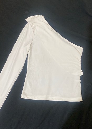 Beyaz Drapeli Tek Omuz Bluz - Görsel 5