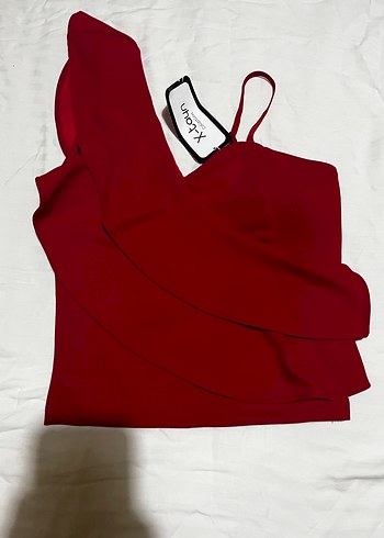 Etiketli Kırmızı Volanlı Crop S/M - Görsel 8