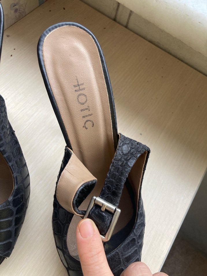 Siyah Yılan Desenli Tokalı Topuklu Stiletto - Görsel 3