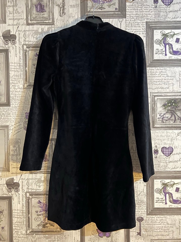 SİYAH BELİ KEMER DETAYLI KADİFE ELBİSE - Görsel 2