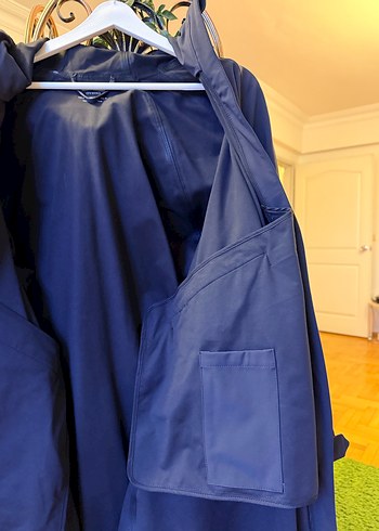 Oysho Su ve Rüzgar Geçirmez Yağmurluk - Görsel 7