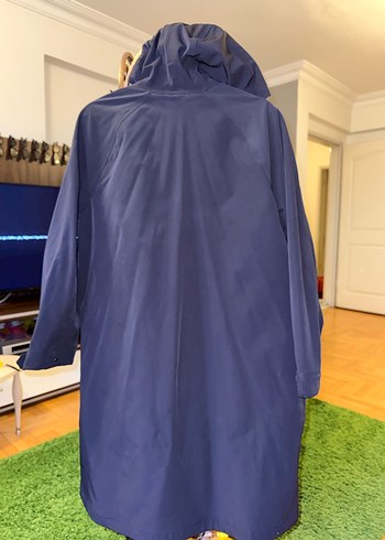 Oysho Su ve Rüzgar Geçirmez Yağmurluk - Görsel 2