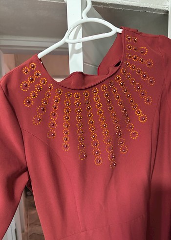 Bordo Uzun Kollu Nakışlı Uzun Elbise - Görsel 3