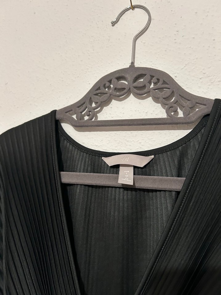 Uzun Siyah Piliseli Kadın Elbise - Görsel 2