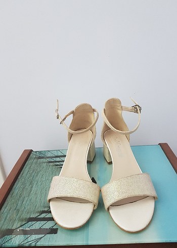 Bej-Beyaz Tokalı Kız Çocuk Topuklu Abiye Ayakkabı - Görsel 4