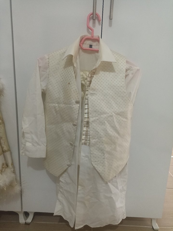 Beyaz İşlemeli Klasik Çocuk Ceketi - Görsel 5